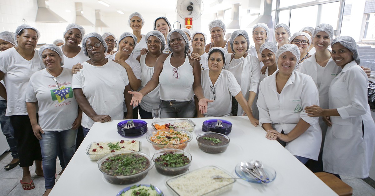 Programa AlimentaÃ§Ã£o Consciente Brasil capacita 650 cozinheiras de escolas pÃºblicas