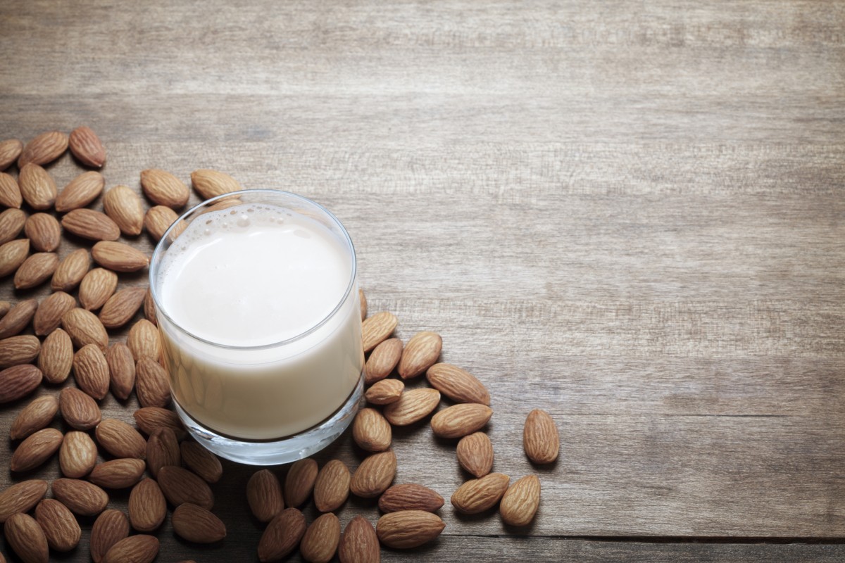 Here's Why All Your Friends Are Switching to Almond Milk