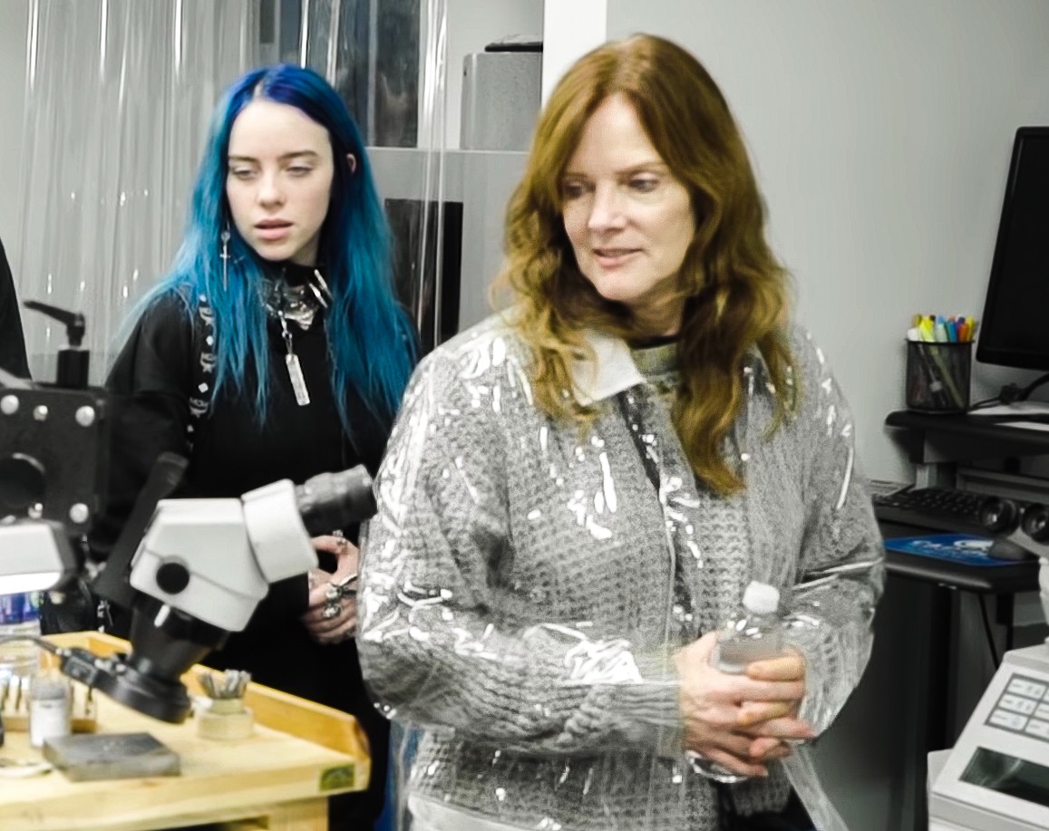 Billie Eilish’s Mom Is Bringing Vegan Food to Shelters, Senior Centers, and More